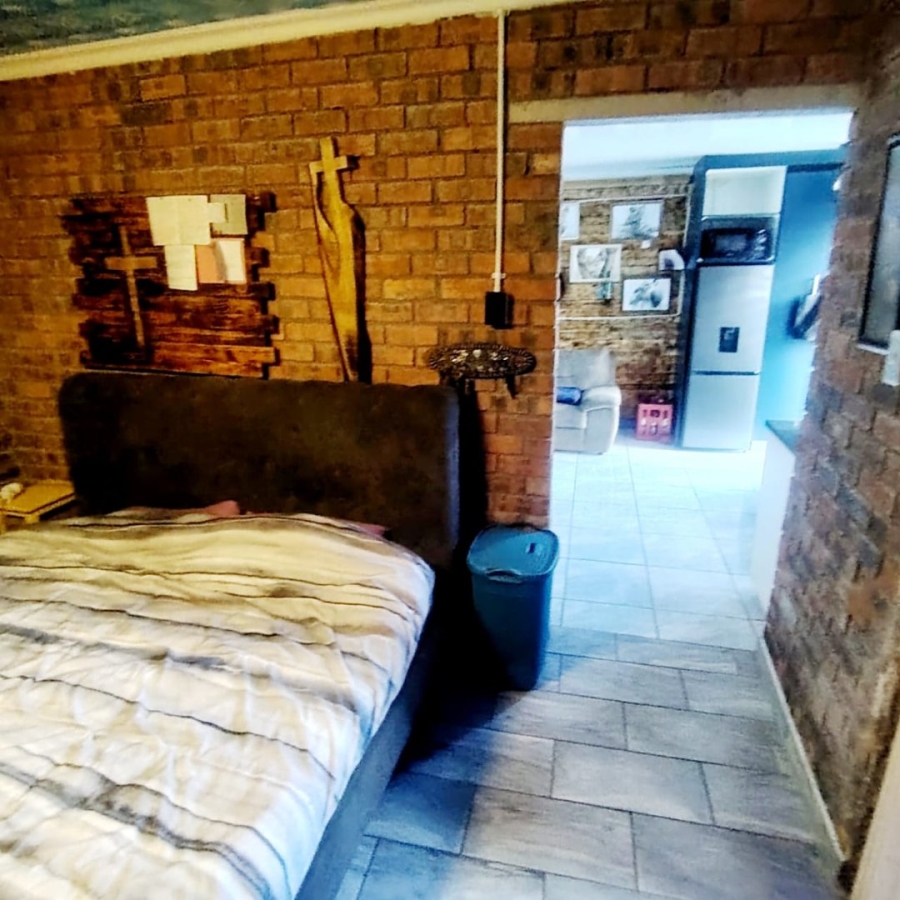 6 Bedroom Property for Sale in Highgate Eastern Cape